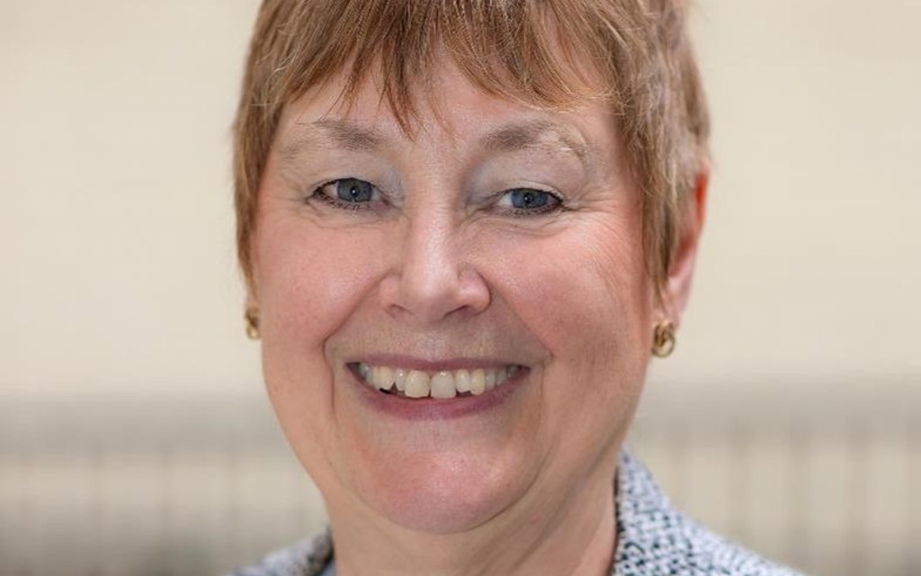 Merlyn Lowther headshot