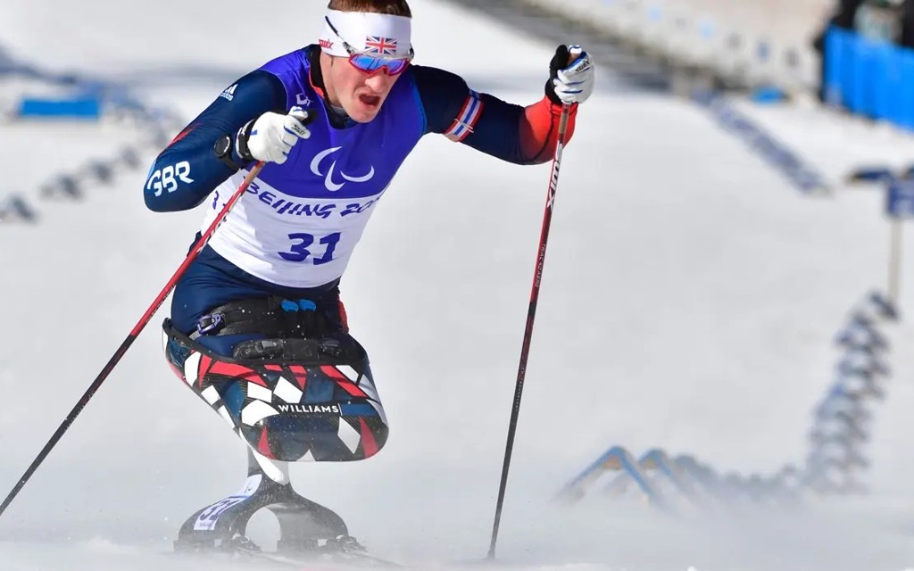 A photo of Scott Meenagh skiing.